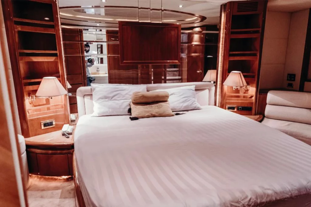 80 Feet Luxury