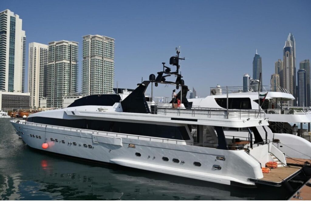 135 Feet Azimuth Yacht