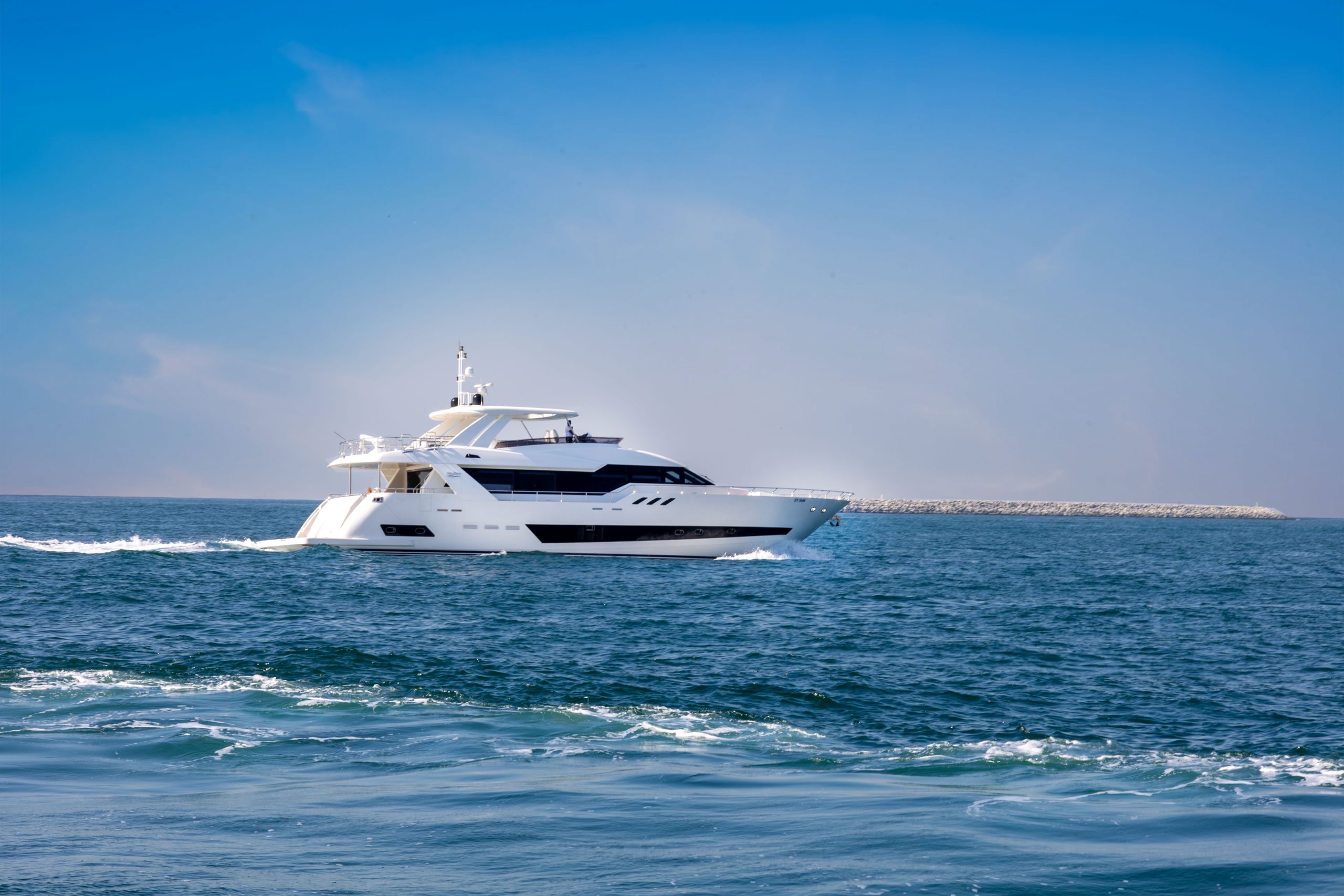 Elegant 96ft Caliente